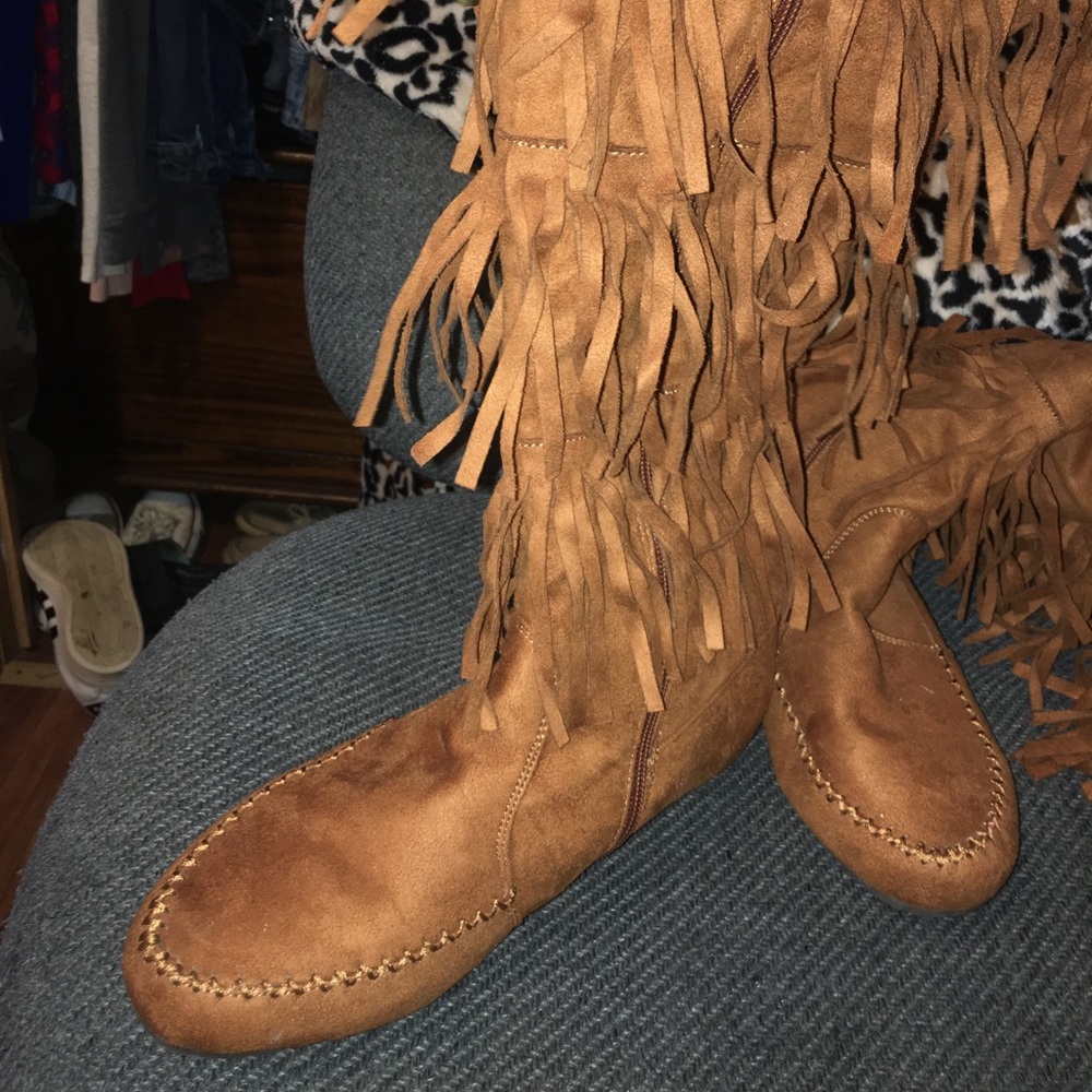 Fringe boots